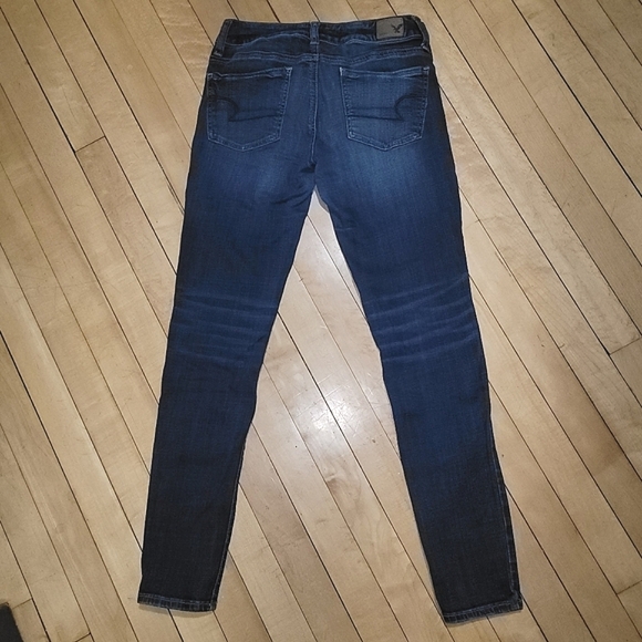 American Eagle EUC Dark Wash 99% COTTON Low-Rise Skinny Jean Jeggings - SIZE 2 - Picture 3 of 8